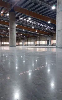کف سالن تولید، پارکینگ ها، کارخانه ها