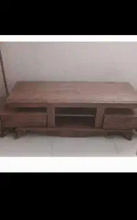 یک عدد میز تی وی