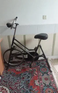 دوچرخه ثابت ورزشی