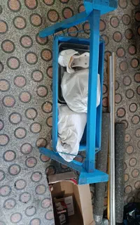 گهواره نوزاد قدیمی و سالم