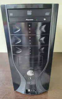 کیس گرین ۴هسته رم ۸ ddr3 هارد ۵۰۰ گرافیک ۱
