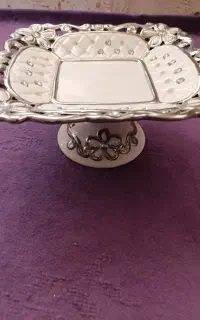 میوه و شیرینی خوری داخل بوفه