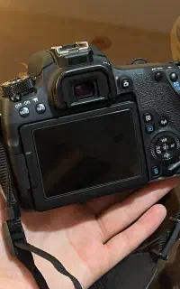Canon 77d