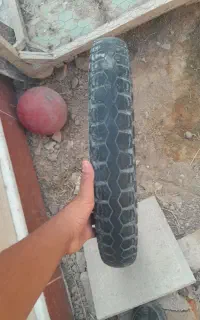 لاستیک عقب موتور