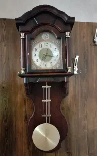 ساعت دیواری پاندول دار