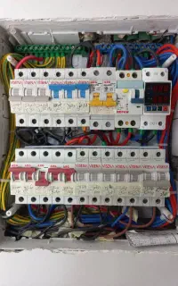 برقکار ساختمان انزلی