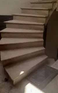 تعدادی سنگ پله پیچ به ارتفاع ۱۲۰به ققطر۴سانت