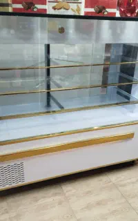 دو عدد یخچال مشابه بعلاوه یه یخچال سرپایی