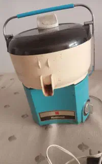 آبمیوه گیری قدیمی سالم