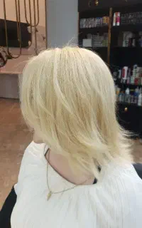 آف ویژه خدمات تخصصی رنگ و لایت موهای شرابی و مشکی