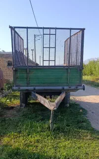 تریلی پشت تراکتور.  دوچرخ