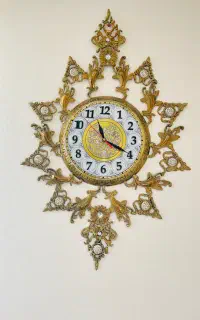 ساعت دیواری