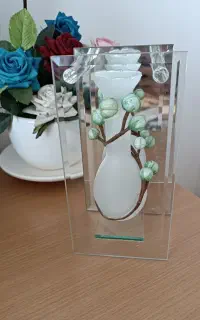 گلدان دکوری شیشه ای مدرن