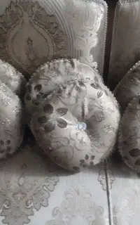 کوسن دست دوز