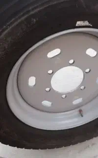 یک جفت لاستیک عقب نیسان
