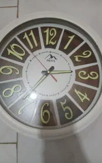 ساعت دیواری شب نما