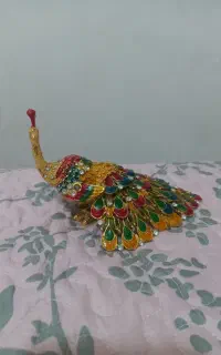 طاووس برنجی جا جواهری