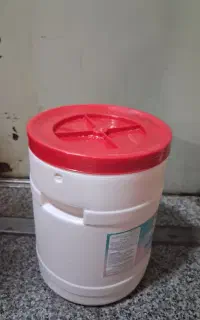 سطل محکم و بادوام با درب سفت
