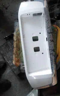 درب شیش زیر پلاک پرادو