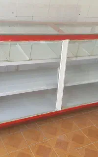 میز ویترین شیشه ای مغازه