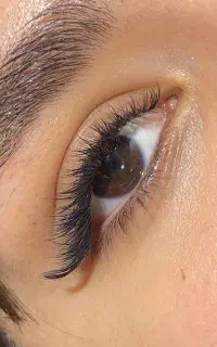 اکستنشن مژه و لیفت ابرو و مژه