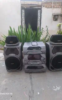 ۱عدد تلوزیون و ۴عدد باند