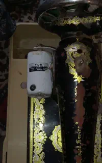 چرخ خیاطی قدیمی