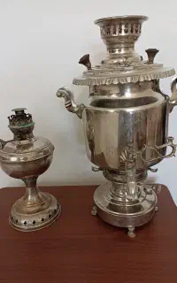 سماور برنجی نفتی و چراغ گردسوز