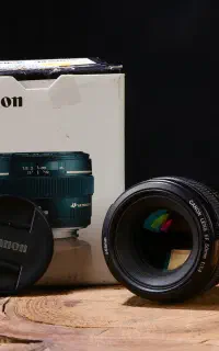 لنز ۵۰ canon f1.4