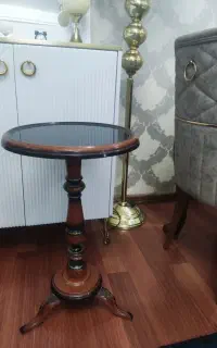 میز کنارسالنی