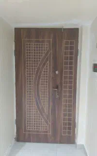 درب ورودی آپارتمان