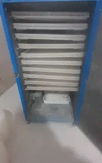 یک دسگاه گرم خانه یا میوه خشکنم