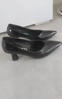 کفش ورنی