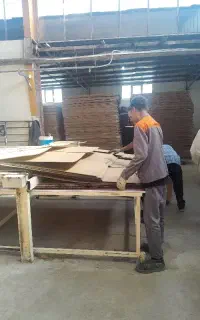 به چندنفر نیروی کار درکارخانه کارتن سازی نیازمندیم