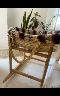 گهواره چوبی با سبد قابل حمل