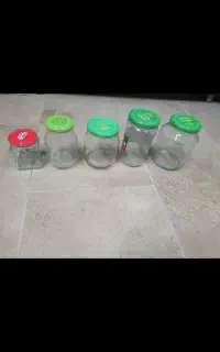 شیشه مربا و ترشی و دبه پلاستیکی
