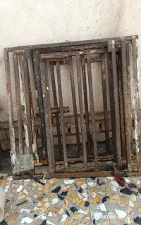 درب لانه خروس آهنی
