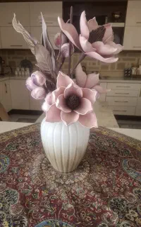 گلدان با گل