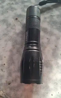 چراغ قوه پلیسی