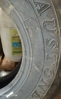 یک جفت لاستیک استون 9.5 خاوری