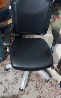 صندلی چرخ دار آکبند