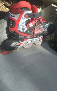 دو جفت کفش اسکیت سالم