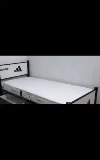 دوعدد تخت با دوتا تشک