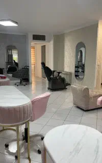 اجاره صندلی در لاین های مختلف در سالن زیبایی