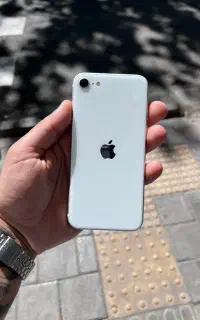 آیفون se2020