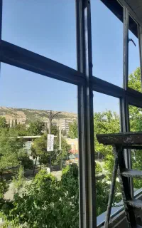 نصب و تعمیرات در و پنجره های شیشه ای ساده و سکوریت