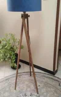 آبازور ایستاده