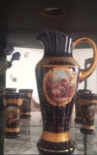 ظروف سورمه ای و مرغی