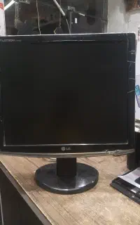 مانیتور۱۷ اینچ LG