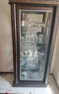 بوفه میز جلو مبلی و کریستال وچینی